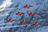 Das Fliegerschiessen Axalp ist eine einmalige Vorführung Das Fliegerschiessen Axalp ist eine einmalige Vorführung