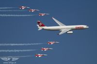 Einmalig - Die Patrouille Suisse zusammen mit dem SWISS Airbus A330 HB-JHN Einmalig - Die Patrouille Suisse zusammen mit dem SWISS Airbus A330 HB-JHN