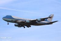 Die Air Force One im Landeanflug auf Zürich-Kloten